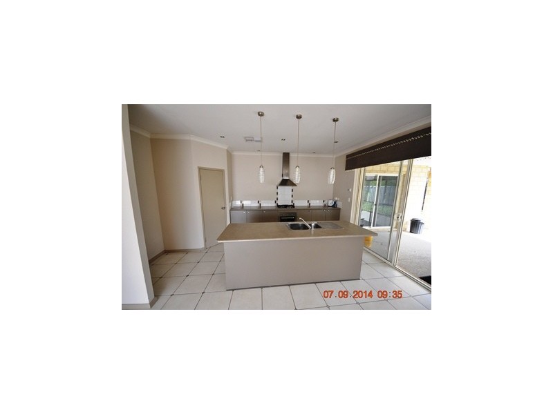 35 Dulegal Way, Aveley WA 6069