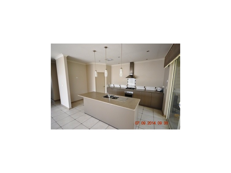 35 Dulegal Way, Aveley WA 6069