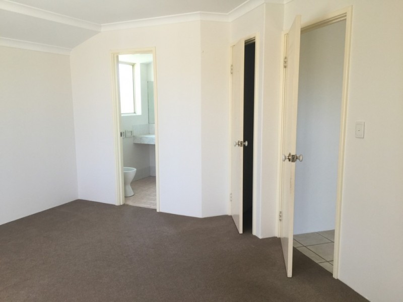 28 Hudleston Rise, Alexander Heights WA 6064