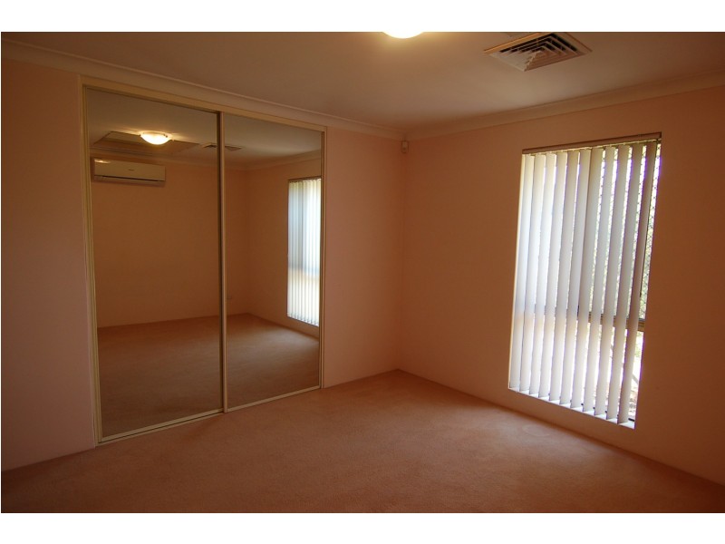 1/56 Ivanhoe St, Bassendean WA 6054