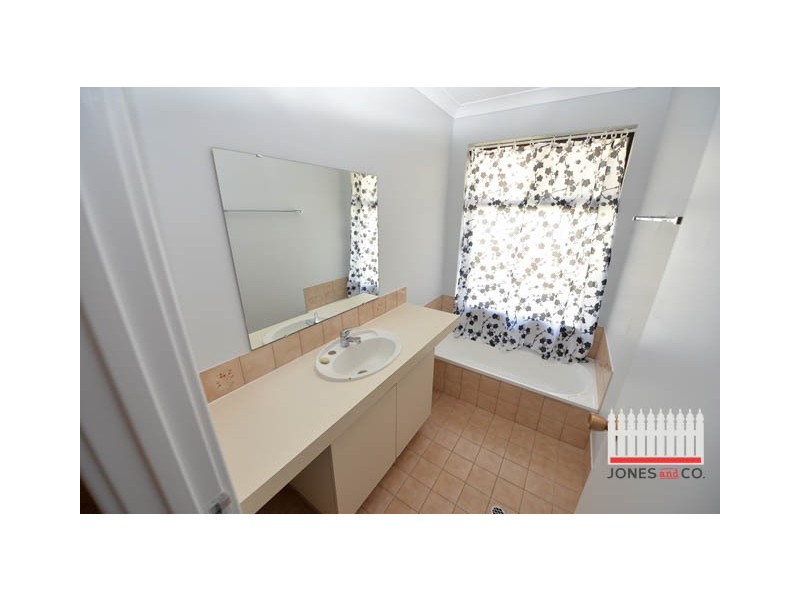 2/6 Calnon St, Bassendean WA 6054