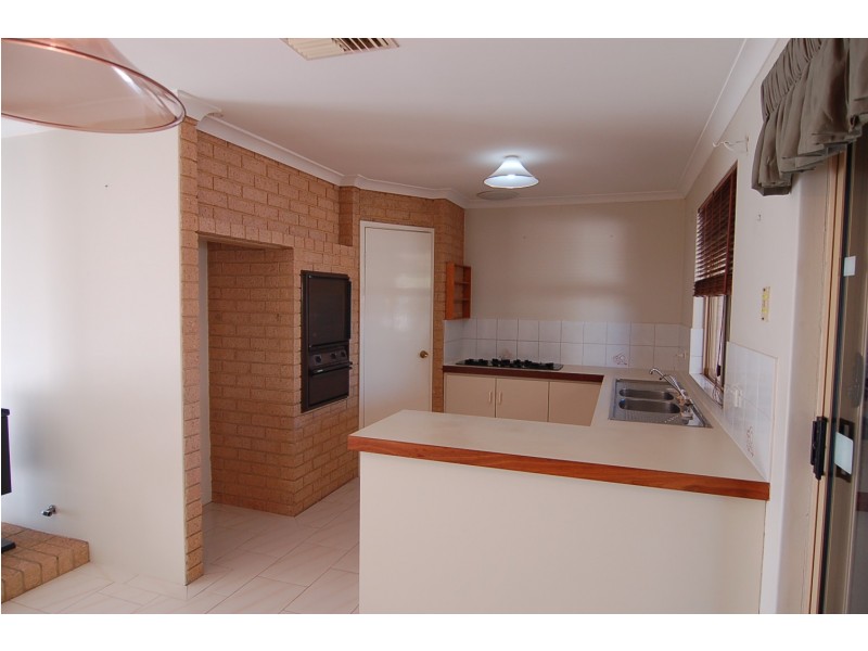 7A Mawi Cove, Marangaroo WA 6064
