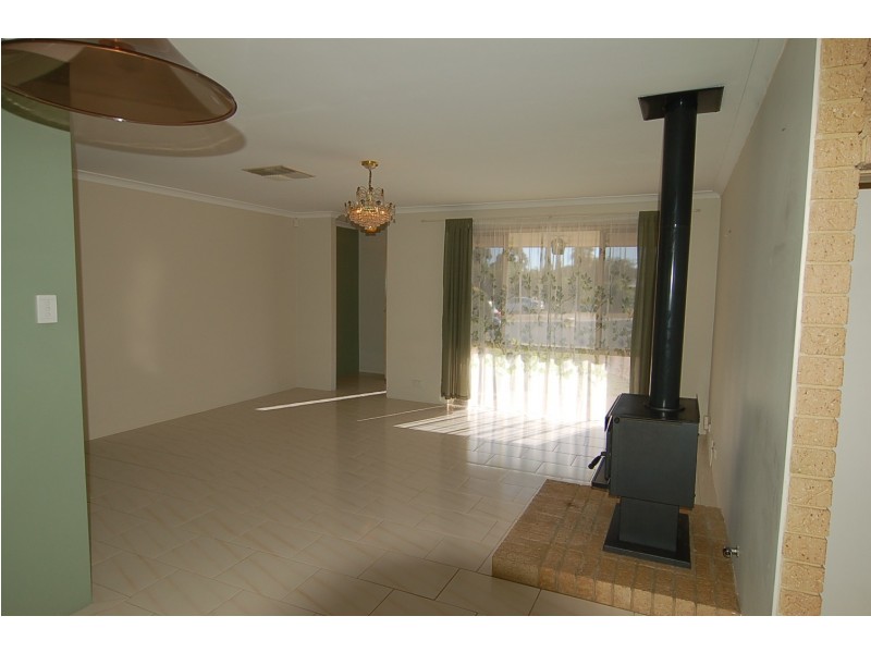 7A Mawi Cove, Marangaroo WA 6064