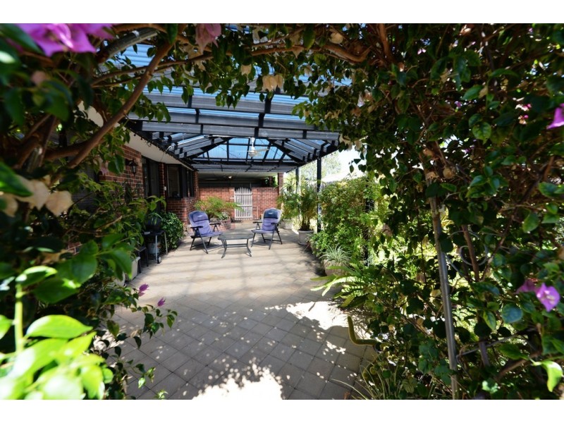 41 Mallina Circuit, Carramar WA 6031