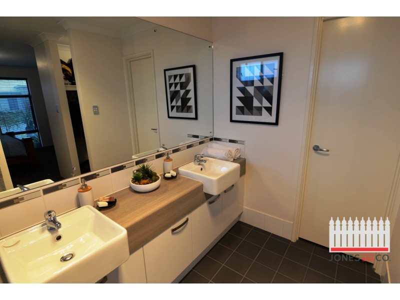 4 Yanchep Link, Jane Brook WA 6056