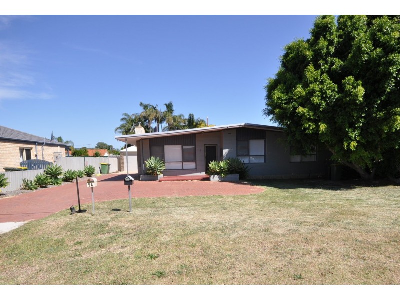 5 Connaught Street, Forrestfield WA 6058