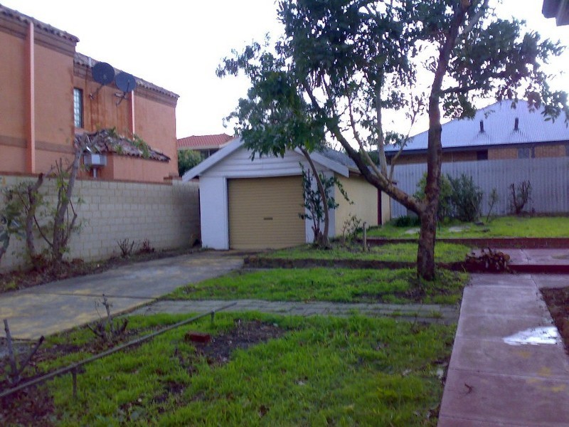61 MacLeod Road, Applecross WA 6153