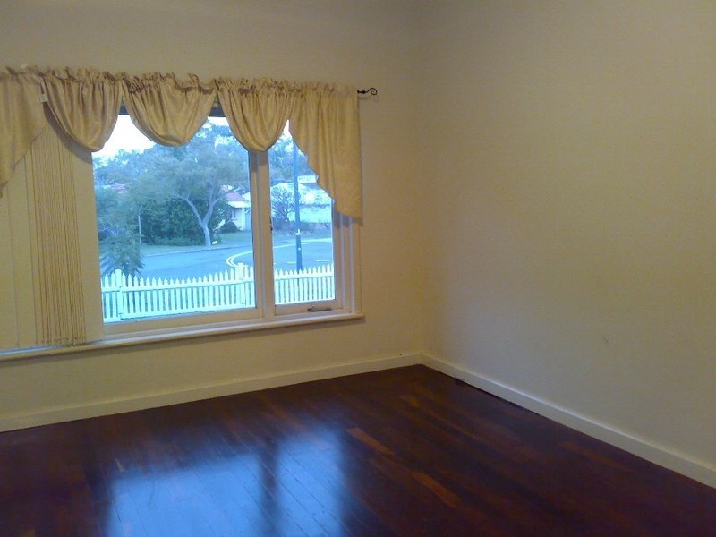 61 MacLeod Road, Applecross WA 6153