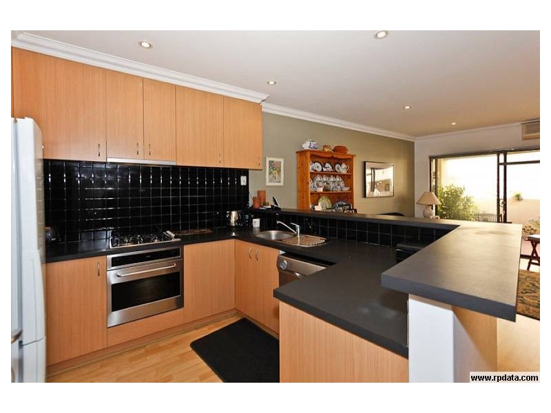 27 Groves Ave, Attadale WA 6156