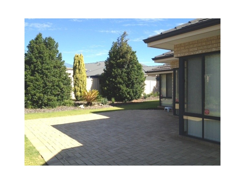 12 Drogheda Way, Waterford WA 6152