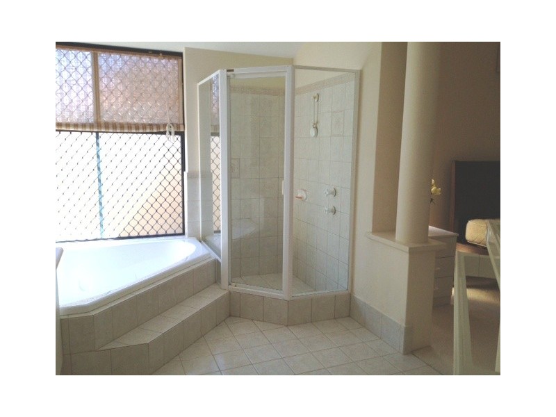 12 Drogheda Way, Waterford WA 6152