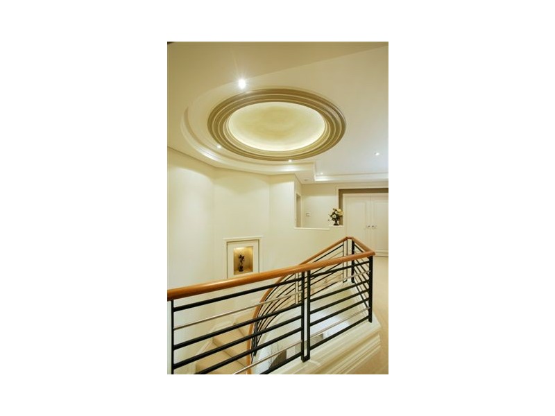 10 Lowan Loop, Karawara WA 6152