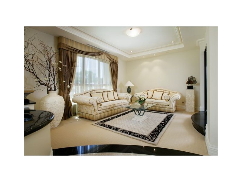 10 Lowan Loop, Karawara WA 6152