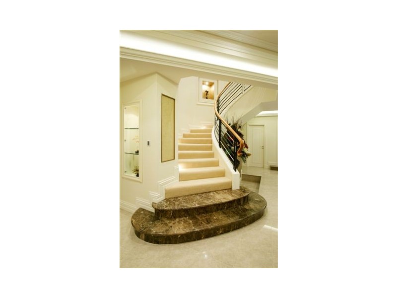 10 Lowan Loop, Karawara WA 6152