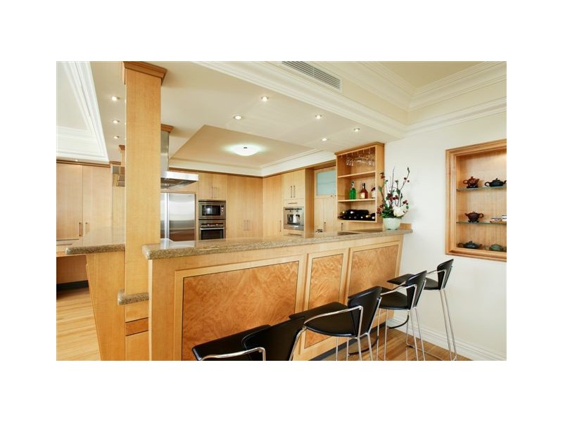 10 Lowan Loop, Karawara WA 6152