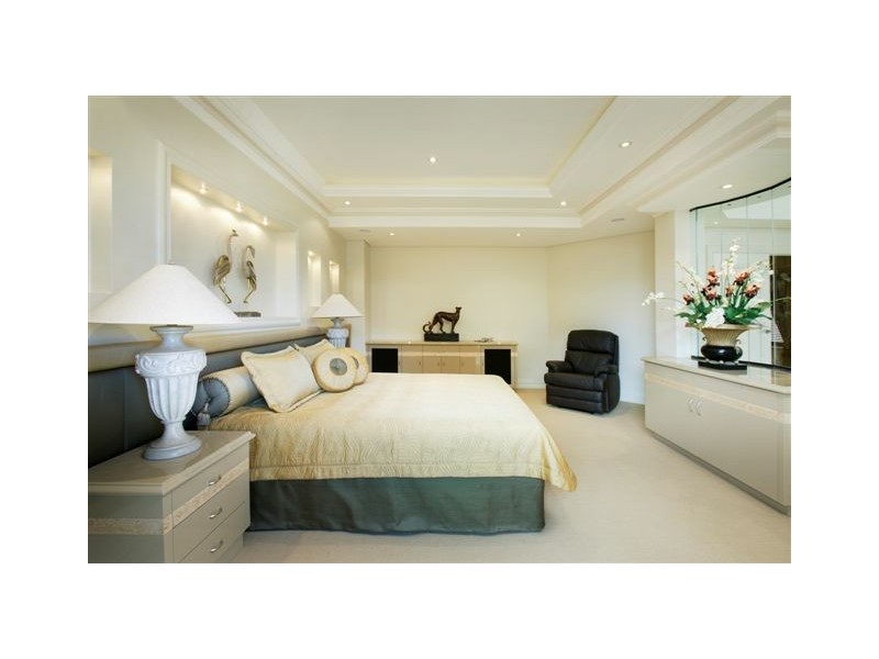 10 Lowan Loop, Karawara WA 6152