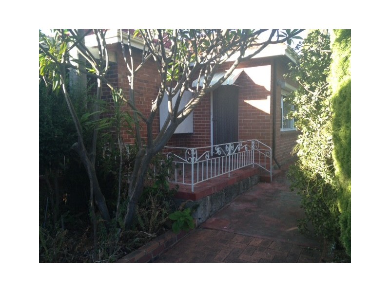 27 Raymond Street, Mount Pleasant WA 6153