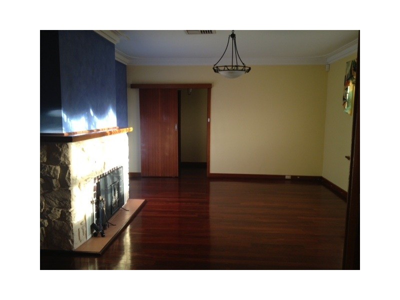 18 Webb Street, Rossmoyne WA 6148