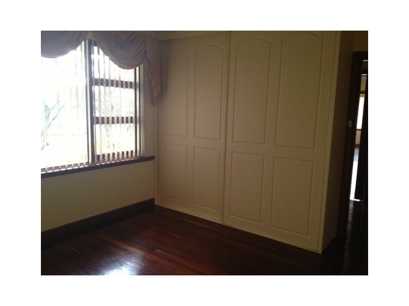 18 Webb Street, Rossmoyne WA 6148