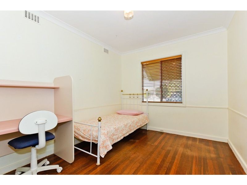 6  Hollis Street, Samson WA 6163