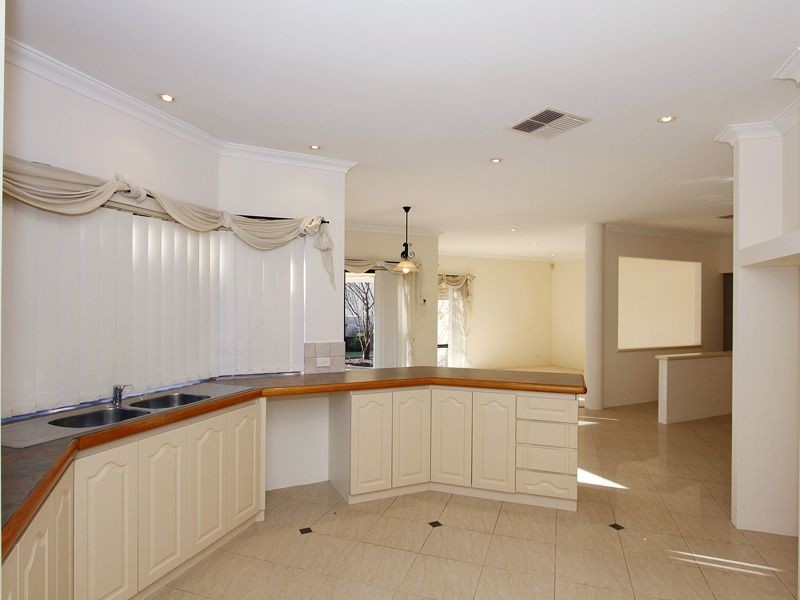 1 Sanctuary Avenue, Canning Vale WA 6155