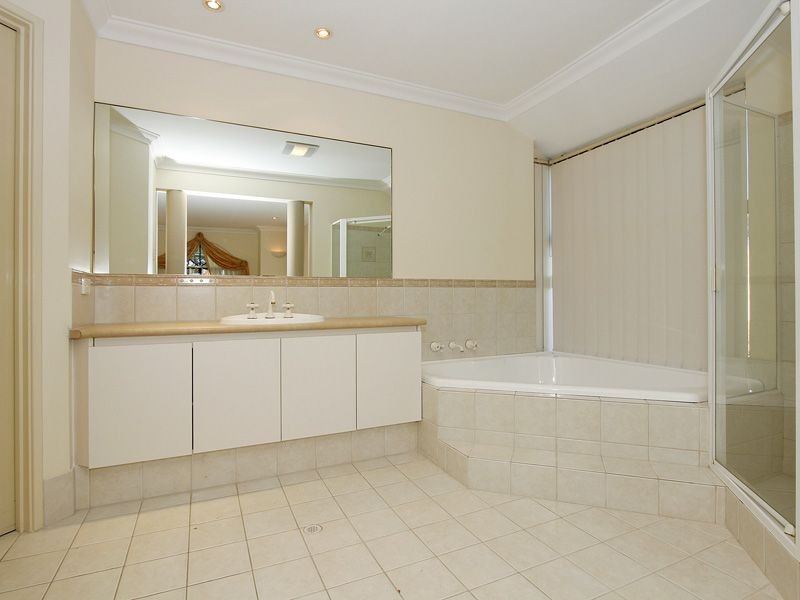 1 Sanctuary Avenue, Canning Vale WA 6155