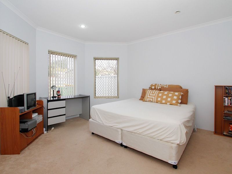 1/12 Dotterel Way, East Cannington WA 6107