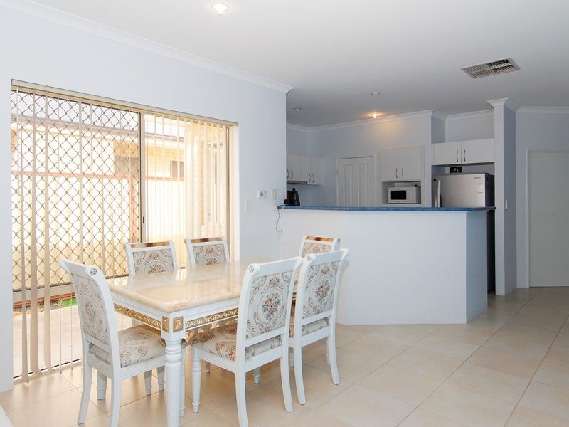 1/12 Dotterel Way, East Cannington WA 6107