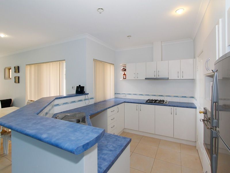 1/12 Dotterel Way, East Cannington WA 6107