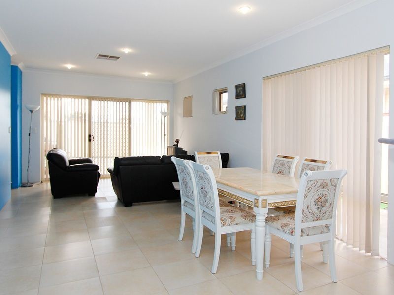 1/12 Dotterel Way, East Cannington WA 6107