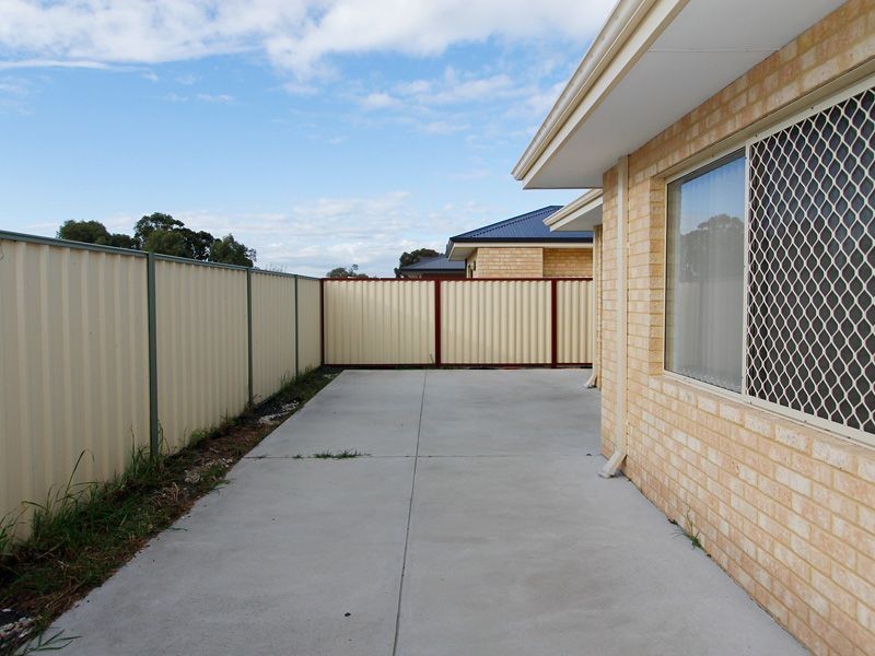 1/12 Dotterel Way, East Cannington WA 6107