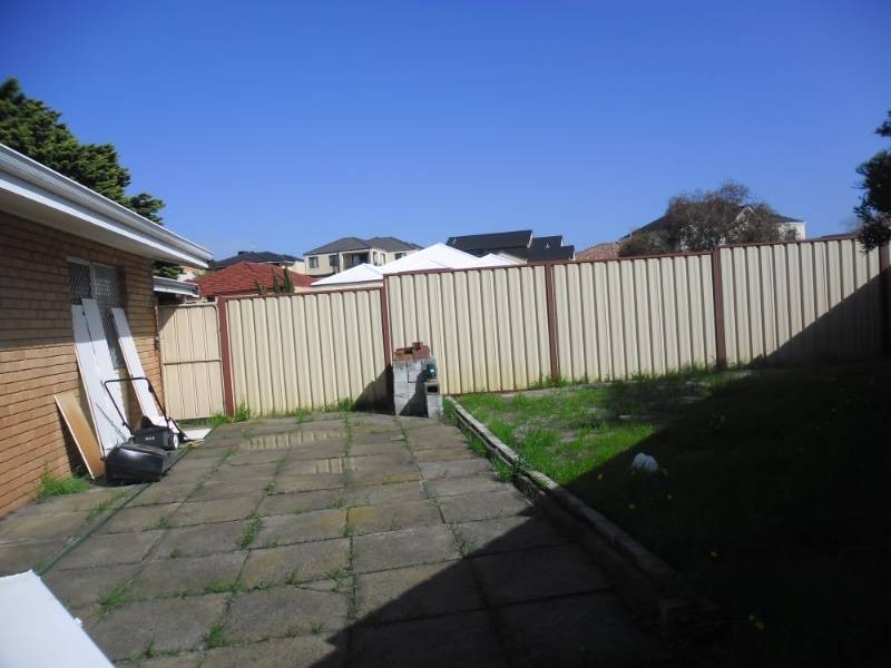 75 Walanna Drive, Karawara WA 6152