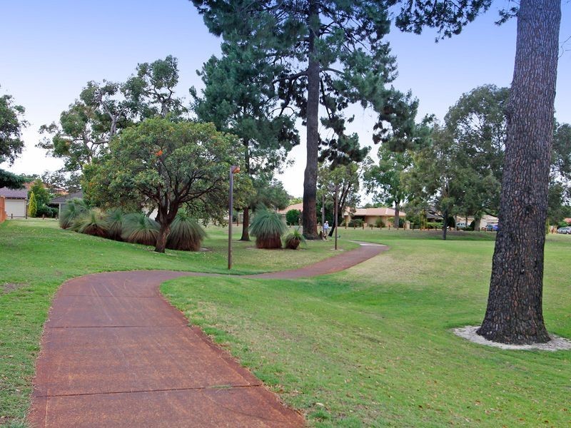 23 Eckersley Heights, Winthrop WA 6150