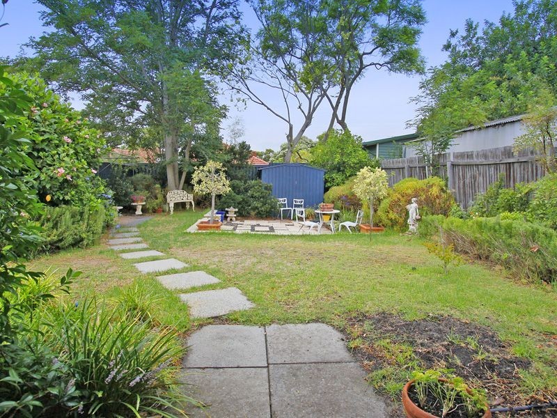 23 Davenport Road, Booragoon WA 6154