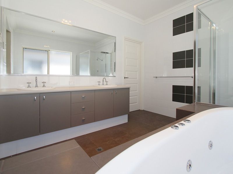 30B Northerly Drive, Harrisdale WA 6112