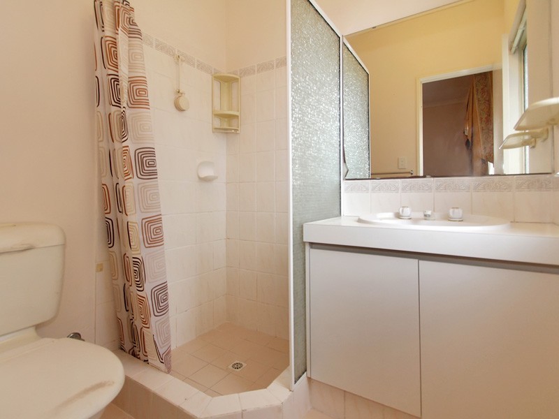 2/140 Arlunya Ave, Cloverdale WA 6105