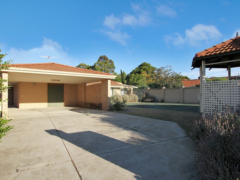 10 Dale Place, Booragoon WA 6154