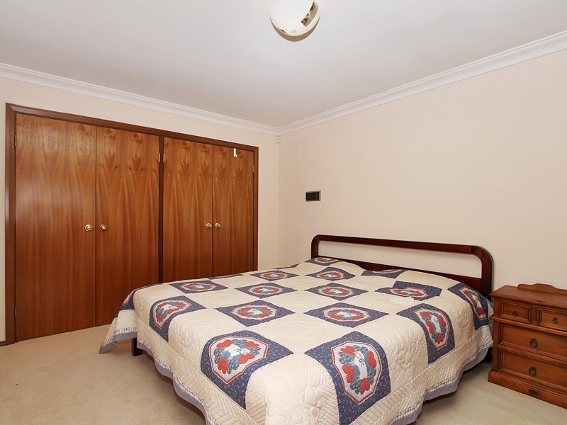 10 Dale Place, Booragoon WA 6154