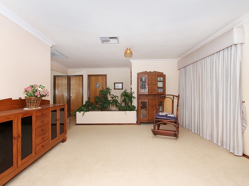 10 Dale Place, Booragoon WA 6154