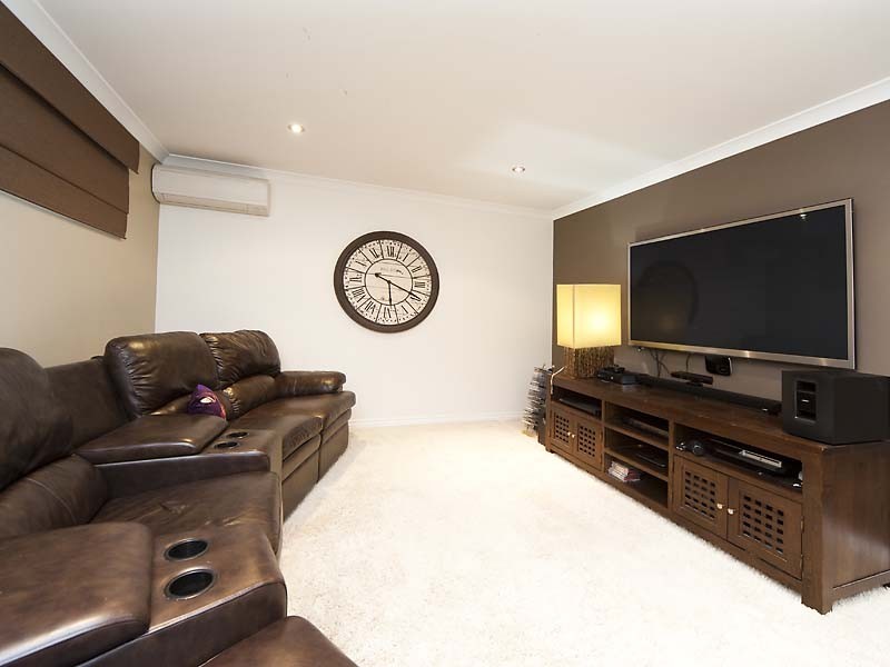 17 Hodgkinson Turn, Canning Vale WA 6155