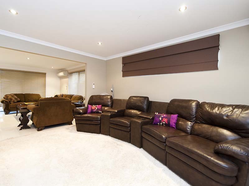 17 Hodgkinson Turn, Canning Vale WA 6155