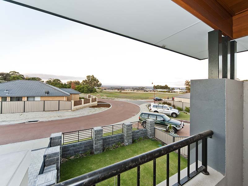 17 Hodgkinson Turn, Canning Vale WA 6155
