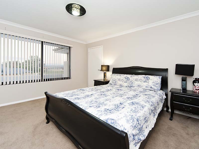 17 Hodgkinson Turn, Canning Vale WA 6155