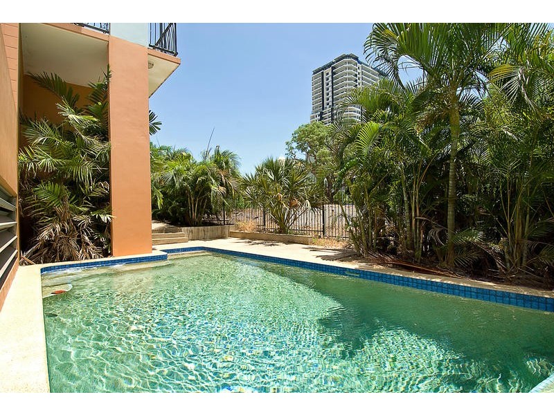 2/28 Woods Street, Darwin NT 0800