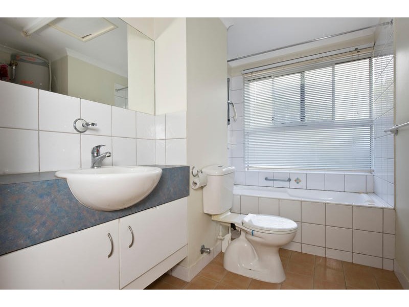 2/28 Woods Street, Darwin NT 0800