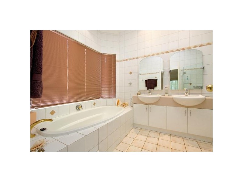 2 Gunbar Street, Bayview NT 0820