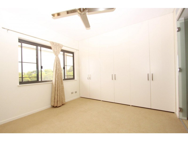236/19 Kitchener Drive, Darwin NT 0800