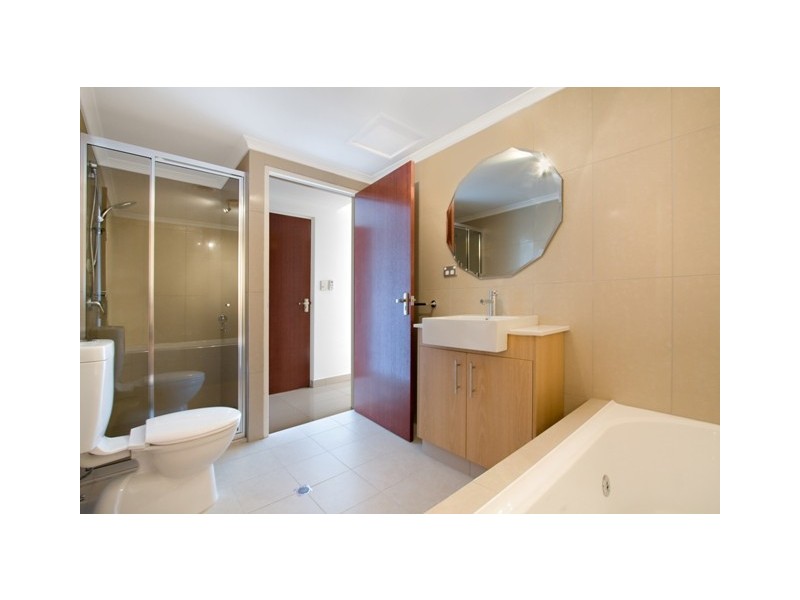 17/107 Woods Street, Darwin NT 0800