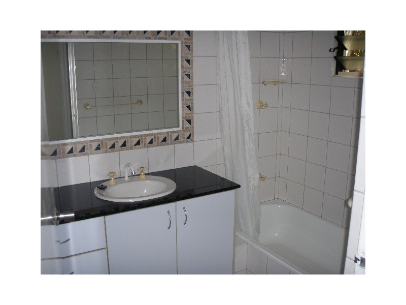 1/30 Sovereign Circuit, Coconut Grove NT 0810
