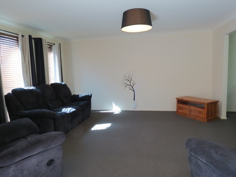 17 Mountain View Place, Cessnock NSW 2325